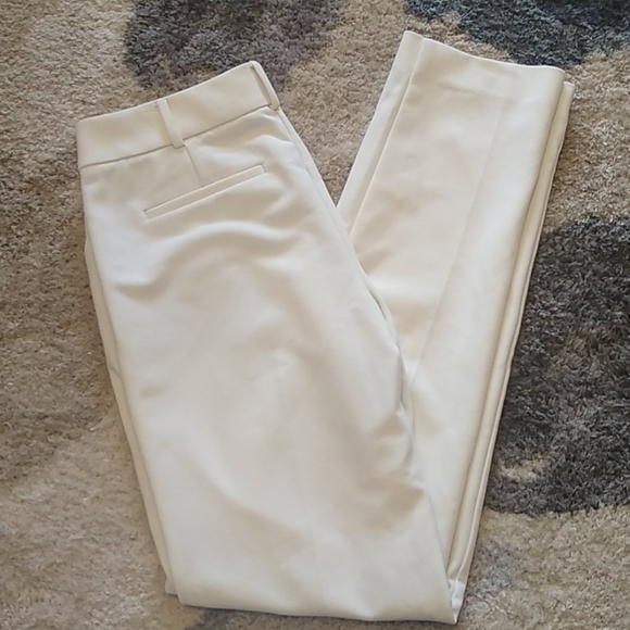 White Ann Taylor LOFT Trousers, Size 2 - Picture 1 of 3